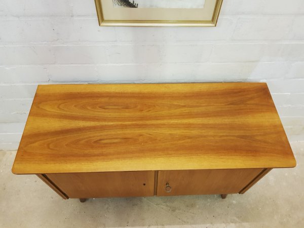 Sideboard, Kommode, 1950, Mid Century, Vintage, Nussbaum, Anrichte, Intarsien, verschließbar