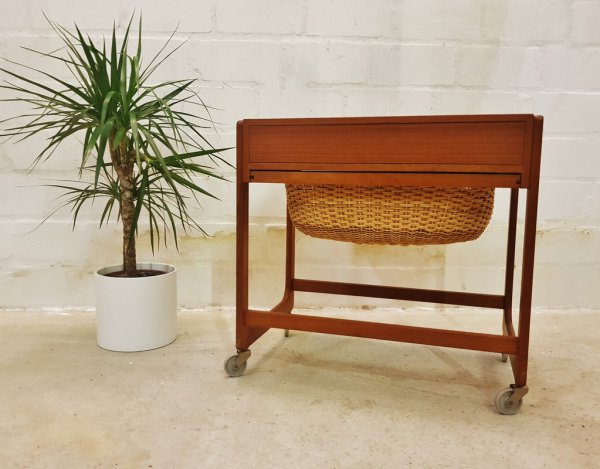 Nähksten, auf Rollen, Teak, Danish Design, Gelsted, BR, Rattankorb, Mid Century, Vintage, Made in Denmark