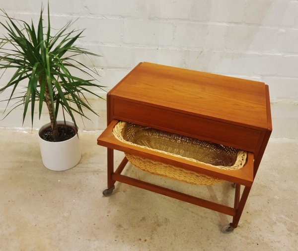 Nähksten, auf Rollen, Teak, Danish Design, Gelsted, BR, Rattankorb, Mid Century, Vintage, Made in Denmark