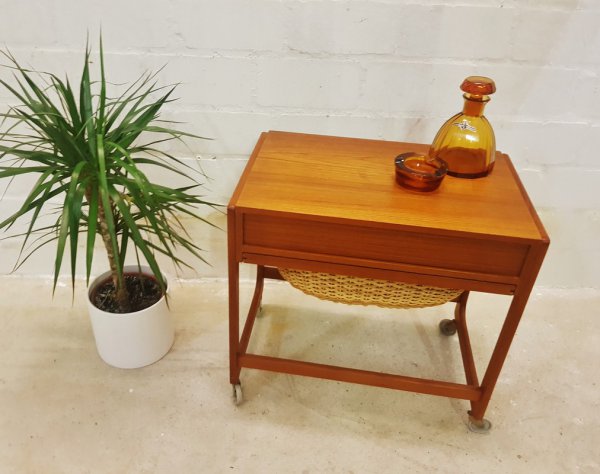 Nähksten, auf Rollen, Teak, Danish Design, Gelsted, BR, Rattankorb, Mid Century, Vintage, Made in Denmark