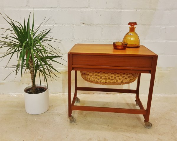 Nähksten, auf Rollen, Teak, Danish Design, Gelsted, BR, Rattankorb, Mid Century, Vintage, Made in Denmark