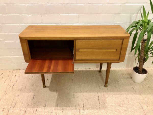 Mid Century Anrichte, Kommod, Vintage, Nussbaum, hell, 1960, 60er, 1959, Danish Design, hoch, 2 Schubladen, verschließbare Klappe