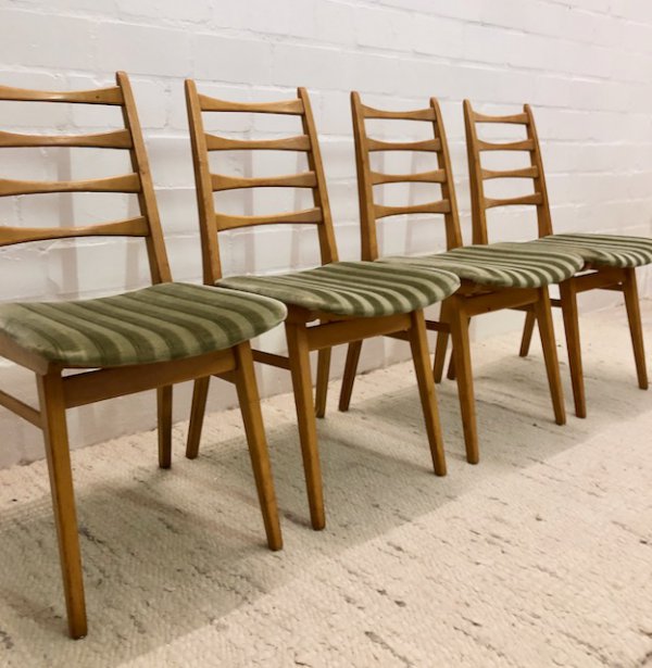 4er Set, Dining Chairs, Esszimmer Stühle, Mid Centur, Vintage, 1960, 60's, hell, Kirschholz, samt, gepolstert