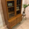 Vitrinen Highboard, Vintage 1970, Mid Century, Hochschrank, Eiche, 70er, Glastüren, Geschirrschrank, Bücherschrank, hell, verschließbar, zweiteilig, konische Füße