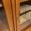 Vitrinen Highboard, Vintage 1970, Mid Century, Hochschrank, Eiche, 70er, Glastüren, Geschirrschrank, Bücherschrank, hell, verschließbar, zweiteilig, konische Füße