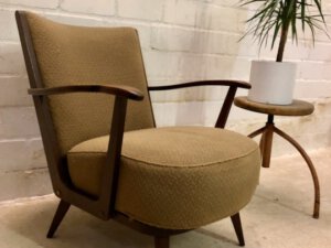 Mid Century Clubsessel, grün braun, 1960er, 1970er, Vintage, Cocktailsessel, Holzarmlehnen,