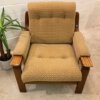 Mid Century Sessel, Easy Chair 1960's, Holz, god, gelb, gemustert, Komfort, Vintage, 1960, 1970, Mid Century Möbel, Designklassiker, gepolsterte Armlehnen