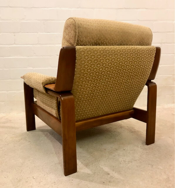 Mid Century Sessel, Easy Chair 1960's, Holz, god, gelb, gemustert, Komfort, Vintage, 1960, 1970, Mid Century Möbel, Designklassiker, gepolsterte Armlehnen