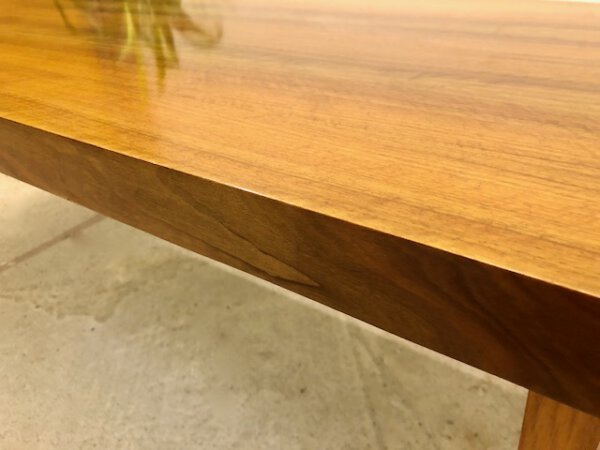 Mid Century Coffee Table, Nussbaum, Surfboard, 1960', 1970's, Maserung, hellbraun, groß, eckig, kantig, Vintage-Möbel, Mid Century-Möbel, Danish Design,