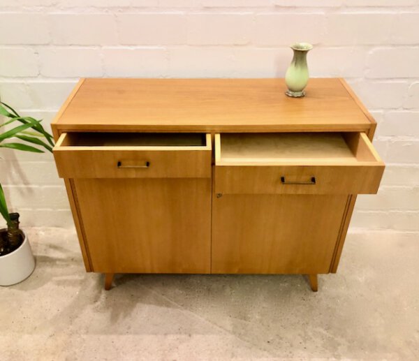 Vintage Kommode, 1960's, Sideboard, Anrichte, Mid Century, 1960, verschließbar, Schubladen, Rüster, helles Holz, Messing