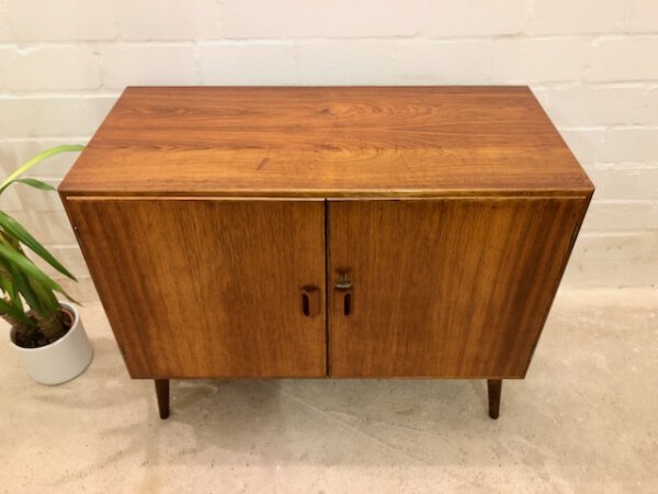 Kommode Danish Design, Teak 1960's, schräge Beine, Mid Century, Vintage, braun, verschließbar, Maserung, Patina, Palisander, Made in Denmark, verschließbar