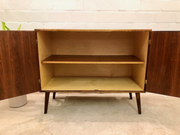 Kommode Danish Design, Teak 1960's, schräge Beine, Mid Century, Vintage, braun, verschließbar, Maserung, Patina, Palisander, Made in Denmark, verschließbar