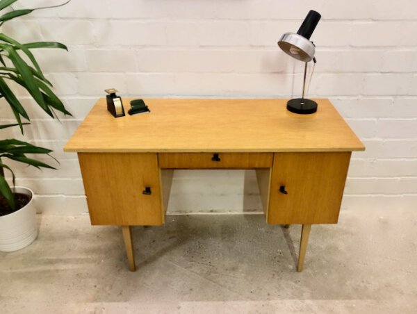 true Vintage Schreibtisch, helles Holz, 1960, Mid Century, Rüster, Furnier, verschließbar, Schublade, klein kompakt, 1970, Sekretär