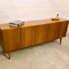 Mid Century Sideboard, Nussbaumholz 1970's, true Vintage, schlicht, zeitlos, grifflos, GE-EL Möbel, Maserung, Schubladen, Designklassiker, lang, groß, 1960's, Anrichte, Kommode, Credenzia