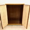 true Vintage Kleiderschrank, Mid Century 1950's, Vorhänge, hell, Rüster, Ulme, Highboard, Dielen Schrank, Flurschrank, Glasscheiben, verschließbar, Designklassiker, 1960, 1970, Schrank