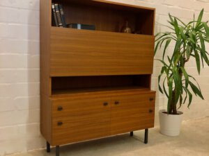 Vintage Schreibschrank, Highboard 1970's, Nussbaum, Schubladen, Klappen, 2-Teilig, Mid Century, Homeoffice, Schreibtisch, 1960's, schlicht, hellbraun, zeitlos, Design, Klassiker