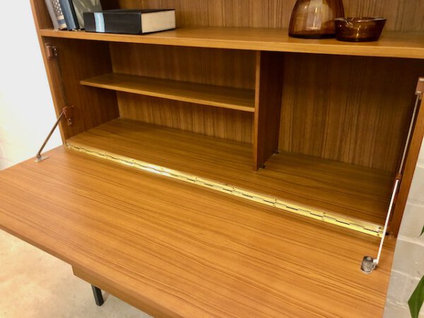 Vintage Schreibschrank, Highboard 1970's, Nussbaum, Schubladen, Klappen, 2-Teilig, Mid Century, Homeoffice, Schreibtisch, 1960's, schlicht, hellbraun, zeitlos, Design, Klassiker