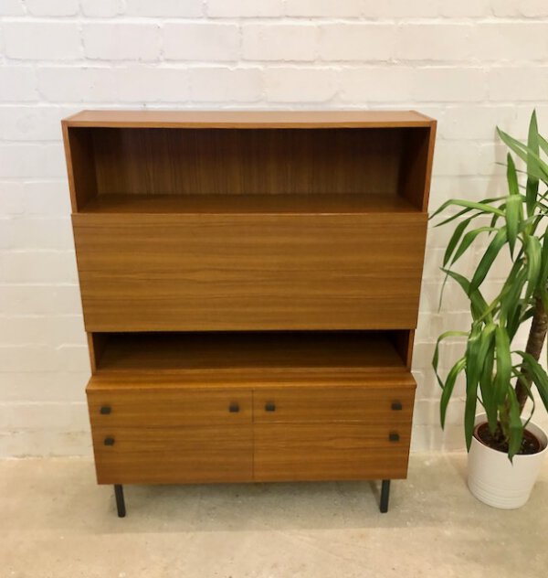 Vintage Schreibschrank, Highboard 1970's, Nussbaum, Schubladen, Klappen, 2-Teilig, Mid Century, Homeoffice, Schreibtisch, 1960's, schlicht, hellbraun, zeitlos, Design, Klassiker