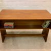 Vintage Nussbaum Schreibtisch, 1960's, hellbraun, Schublade, Design, schlicht klein, Arbeitsplatz, beidseitig, Bücherregal, Designklassiker, 1970's, Mid Century