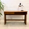 Vintage Nussbaum Schreibtisch, 1960's, hellbraun, Schublade, Design, schlicht klein, Arbeitsplatz, beidseitig, Bücherregal, Designklassiker, 1970's, Mid Century