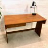 Vintage Nussbaum Schreibtisch, 1960's, hellbraun, Schublade, Design, schlicht klein, Arbeitsplatz, beidseitig, Bücherregal, Designklassiker, 1970's, Mid Century