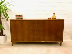 1960's Credenz, Mid Century Sideboard, Nussbaum, braun, Kommode, Schubladen, verschließbar, Vintage, 1970's, 5 Schubladen, Designklassiker, Loft