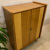 Mid Century Highboard, 1950's, Nussbaum, Rüster, Ulme, Anrichte, Schlafzimmer Kommode, Sideboard, 1960's, 1970's, konische Füße, Nadelstreifen, verschließbar, Einlegeböden