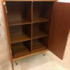Mid Century Highboard, 1950's, Nussbaum, Rüster, Ulme, Anrichte, Schlafzimmer Kommode, Sideboard, 1960's, 1970's, konische Füße, Nadelstreifen, verschließbar, Einlegeböden