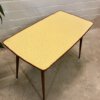 Mid Century Coffeetable, Nierentisch, 1950's, Resopal, Musterung, Nierentisch, Vintage, Beistelltisch, Couchtisch, konische Beine, braun, gelb, Holz, Kunststoff