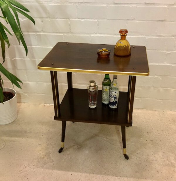 Mid Century Barwagen/ Minibar, 1950's, Nussbaum, auf Rollen, Vintage, 1960's, Designklassiker, Messing, Hifi, konische Beine, Fernsehtisch