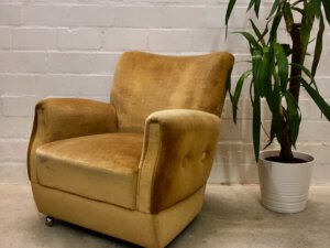 Vintage Lounge Sessel, gelb, 1960's, Velours, Clubsessel, auf Rollen, gold, Patina, 1970, Designklassiker, Mid Century Sessel