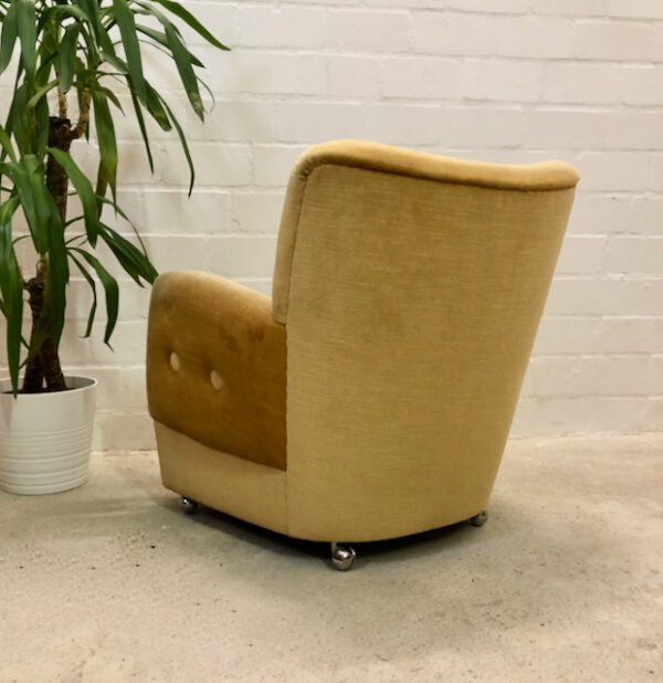 Vintage Lounge Sessel, gelb, 1960's, Velours, Clubsessel, auf Rollen, gold, Patina, 1970, Designklassiker, Mid Century Sessel