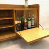 Mini-Barschrank, Vintage 1960's, kleine Kommode, verschließbar, Spiegelfach, Ablagefächer, Flurkommode, Konsole, Mid Century Modern, Nussbaum, Klassiker,