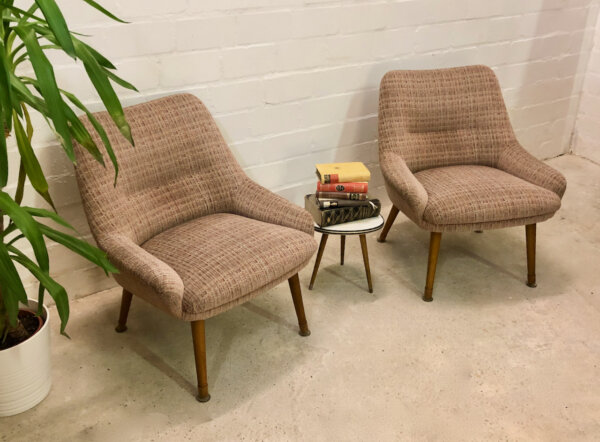 Mid Century Lounge Sessel, 1960's, Cube, Cocktailsessel, Polstersessel, Holzarmlehnen, Designer Sessel, Vintage-Möbel, Mid Century Möbel, grün,