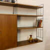 WHB-Regal, Teakholz "String-Regal", breites Regal, Vintage, Mid Century, Danish Design, Made in Germany, Leiterregal, schwarze Metallleitern, Teak, 1960, 1970, verschließbar, Schrank, Bücherregal, Mid Century Modern