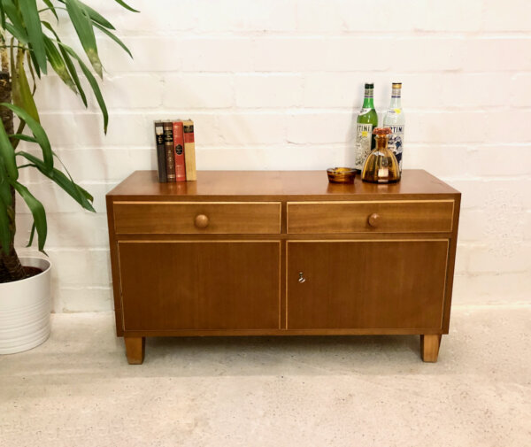 Lowboard 1950's, kl. Barschrank, Kommode, Sideboard, Vintage, Mid Century, 1960's, 1970's, Anrichte, Minibar, Flurkommode, hellbraun