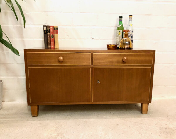 Lowboard 1950's, kl. Barschrank, Kommode, Sideboard, Vintage, Mid Century, 1960's, 1970's, Anrichte, Minibar, Flurkommode, hellbraun