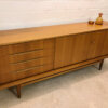 Vintage Sideboard, Nussbaum, 4 Schubladen, verschließbar, hell, Anrichte, Mid Century, 1960's, braun, Danish Design, Designklassiker, Kommode, Agentur Einrichtung, Industrial, Loft, Mid Century Modern, Credenzia