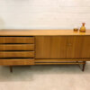 Vintage Sideboard, Nussbaum, 4 Schubladen, verschließbar, hell, Anrichte, Mid Century, 1960's, braun, Danish Design, Designklassiker, Kommode, Agentur Einrichtung, Industrial, Loft, Mid Century Modern, Credenzia