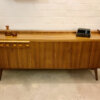 Vintage Nussbaum Sideboard, Buffet 1960's, Anrichte, Kommode, Credenzia, Vintage, Mid Century, 1970's, Designklassiker, Minibar, Barfach, Schublade, verschließbar, Maserung, braun, hellbraun, Nadelstreifen, Rockabilly, schräge Beine, Modern, Danish Design