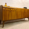Vintage Nussbaum Sideboard, Buffet 1960's, Anrichte, Kommode, Credenzia, Vintage, Mid Century, 1970's, Designklassiker, Minibar, Barfach, Schublade, verschließbar, Maserung, braun, hellbraun, Nadelstreifen, Rockabilly, schräge Beine, Modern, Danish Design