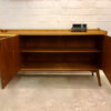 Vintage Nussbaum Sideboard, Buffet 1960's, Anrichte, Kommode, Credenzia, Vintage, Mid Century, 1970's, Designklassiker, Minibar, Barfach, Schublade, verschließbar, Maserung, braun, hellbraun, Nadelstreifen, Rockabilly, schräge Beine, Modern, Danish Design