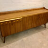 Vintage Nussbaum Sideboard, Buffet 1960's, Anrichte, Kommode, Credenzia, Vintage, Mid Century, 1970's, Designklassiker, Minibar, Barfach, Schublade, verschließbar, Maserung, braun, hellbraun, Nadelstreifen, Rockabilly, schräge Beine, Modern, Danish Design