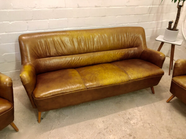 Mid Century Ledergarnitur, 1960's, Echtleder, Cognac, Vintage, Clubsessel, Agenturmöbel, Einrichtung, Wartebereich, Industrial, Loft, Agentur-Einrichtung, Chill-Ecke, Clubsofa, Cocktailsessel Leder, Armchair, 1950's, Modern, Sofa und 3 Sessel, Sofa und Sessel