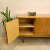 Mid Century Credenzia, Sideboard Esche 1960's, Vintage, helle Holz, Kirsche, 4 Schubladen, konische Beine, verschließbar, 2 Fächer, Designklassiker, Modern, Industrial, Agentureinrichtung, Interior Design, Kommode, Anrichte, Buffet, Lowboard