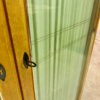 Mid Century Kleiderschrank, hell, 1950's, Vintage, Vorhänge, Messing, Rüster, Ulme, Esche, Mid Century Modern, Glastüren, Gardinen, helles Holz, Dielenschrank, Garderobenschrank, verschließbar, Kleiderstange, Designklassiker, Industrial