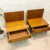 Teakholz Nachtschränke, Danish Design, Rego Mobile, Günther Renkel, mit Schublade, 2er - Set, Vintage, 1960's, 1970's, Designklassiker, Metallbeine, schwarz, braun, helle Holz, Teak, Danish, mit Rückwand, Wandschutz