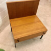Teakholz Nachtschränke, Danish Design, Rego Mobile, Günther Renkel, mit Schublade, 2er - Set, Vintage, 1960's, 1970's, Designklassiker, Metallbeine, schwarz, braun, helle Holz, Teak, Danish, mit Rückwand, Wandschutz
