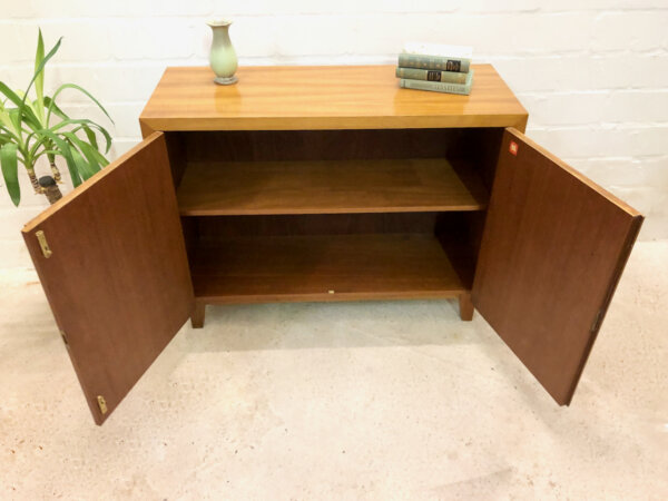 Musterring Sideboard, Kommode 1960's, Nussbaum, verschließbar, Vintage, Mid Century, Mussterring Büro, Einlegeboden, Anrichte, Designklassiker, 1970's