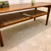 Couchtisch, Teakholz 1960's, Hans Wegner, Coffeetable, Tisch, Teak, Architekt, Surfboard, Vintage, Mid Century, 1960's, 60er, Designklassiker, Zeitungsablage, Magazinablage, Geflecht, geflochten, Made in Denmark